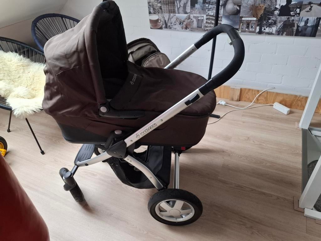 Kinder en wandelwagen met luchtbanden. En toebehoren., Ophalen, Zo goed als nieuw, Overige merken, Luchtbanden