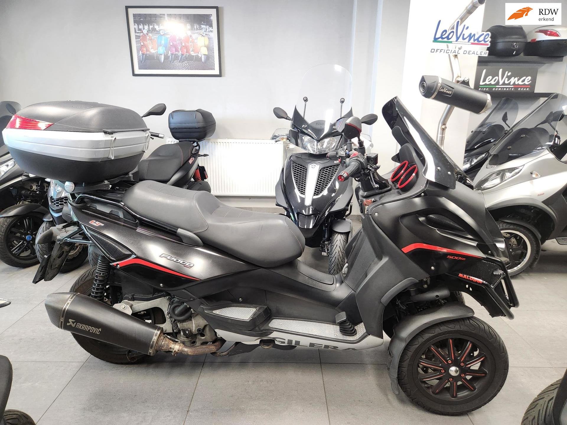 Gilera Fuoco 500 IE LT AKRAPOVIC BLACK on BLACK, Motoren, Overig, Gilera, Mauritslaan, 110
6161HZ  GELEEN, NL, Info@motorstorelimburg.nl