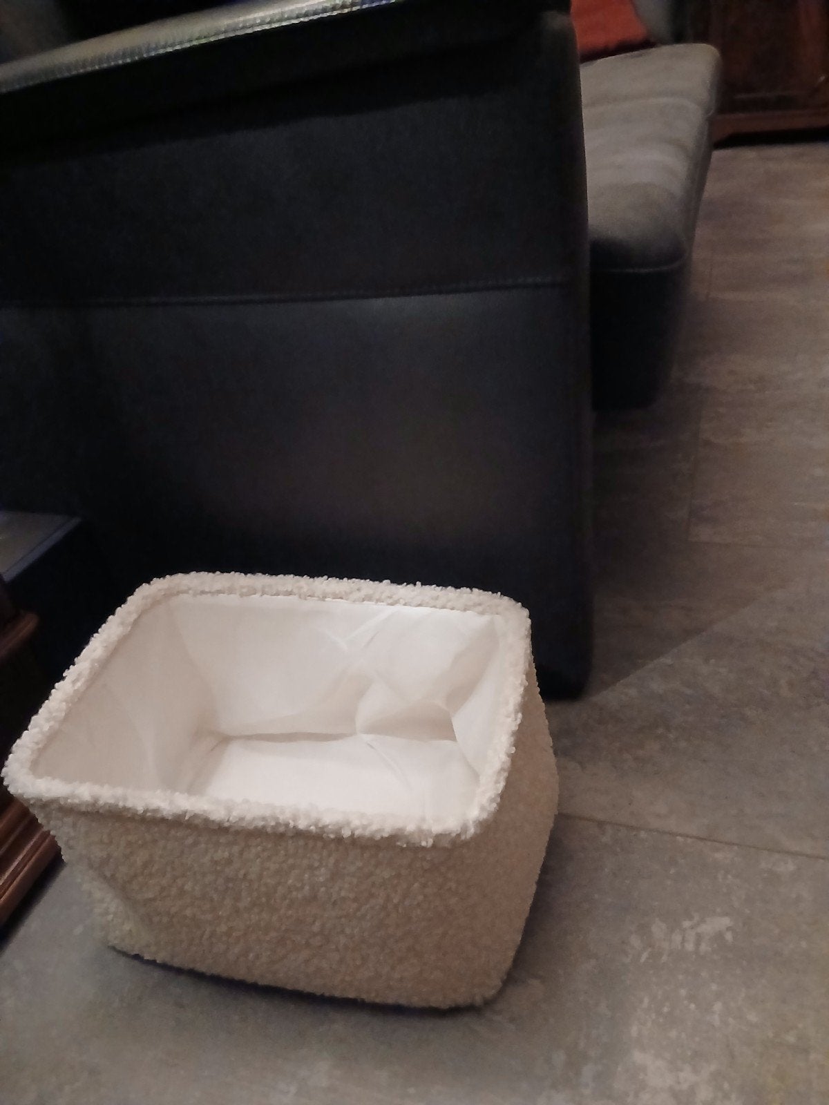 Zachte teddy opbergmand / bouclé opbergbox 37 x 27 x 20 cm, Huis en Inrichting, Woonaccessoires | Schalen en Manden, Mand, Textiel