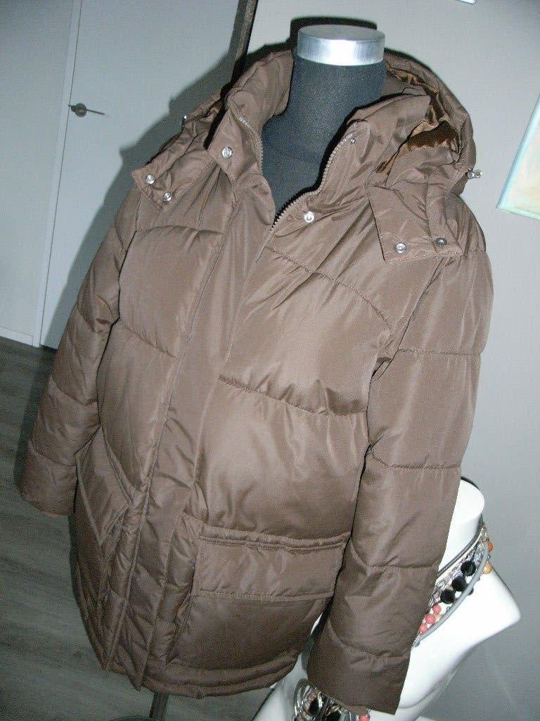 Bruine halflange winterjas afneembare capuchon mt 38/40, Kleding | Dames, Jassen | Winter, Maat 38/40 (M), Bruin, Ophalen of Verzenden
