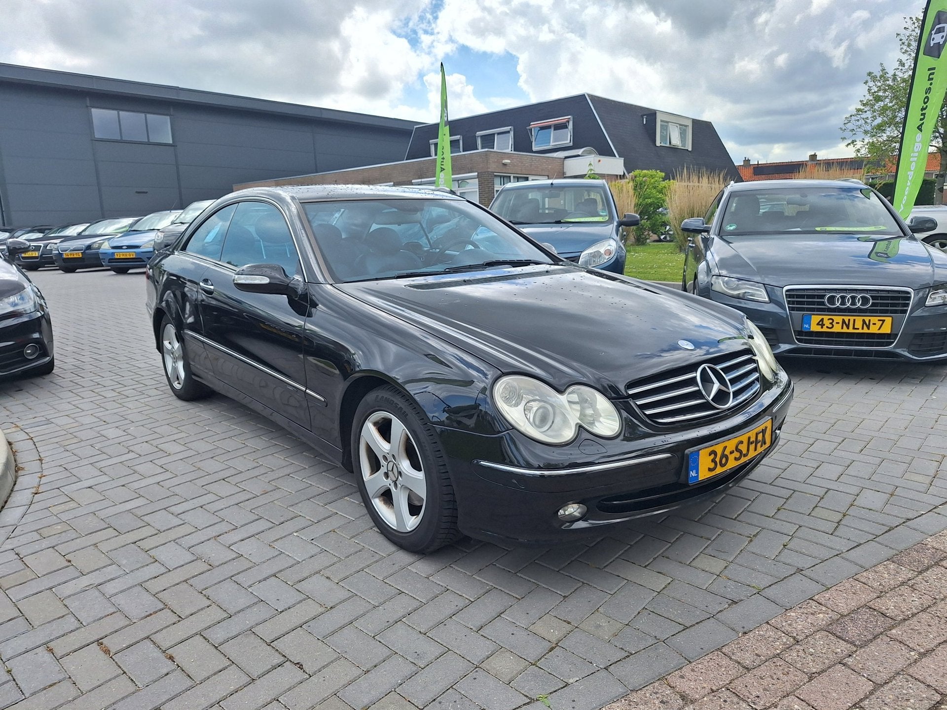 Mercedes-Benz CLK-klasse Coupé 320 Elegance / Zeer vlotte a, Automaat, Achterwielaandrijving, Zwart, Bedrijf