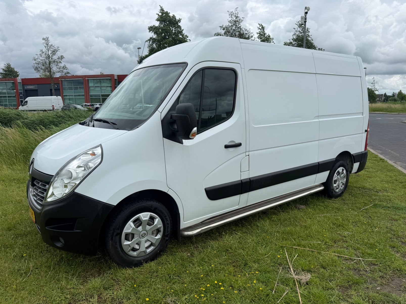 Renault Master PU 2.3 dCi 130pk L2h2 T35 FWD EU6 2019, Auto's, Bestelauto's, Stof, 4 cilinders, Renault, 2500 kg