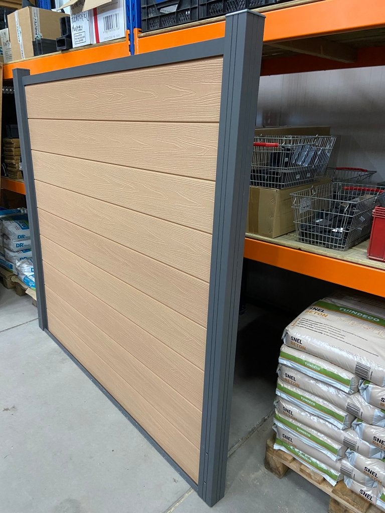 Composiet scherm + sleufpalen 180x180 (Showmodel) - J&W 115, Ophalen, Kunststof, 1 tot 2 meter, Minder dan 3 meter