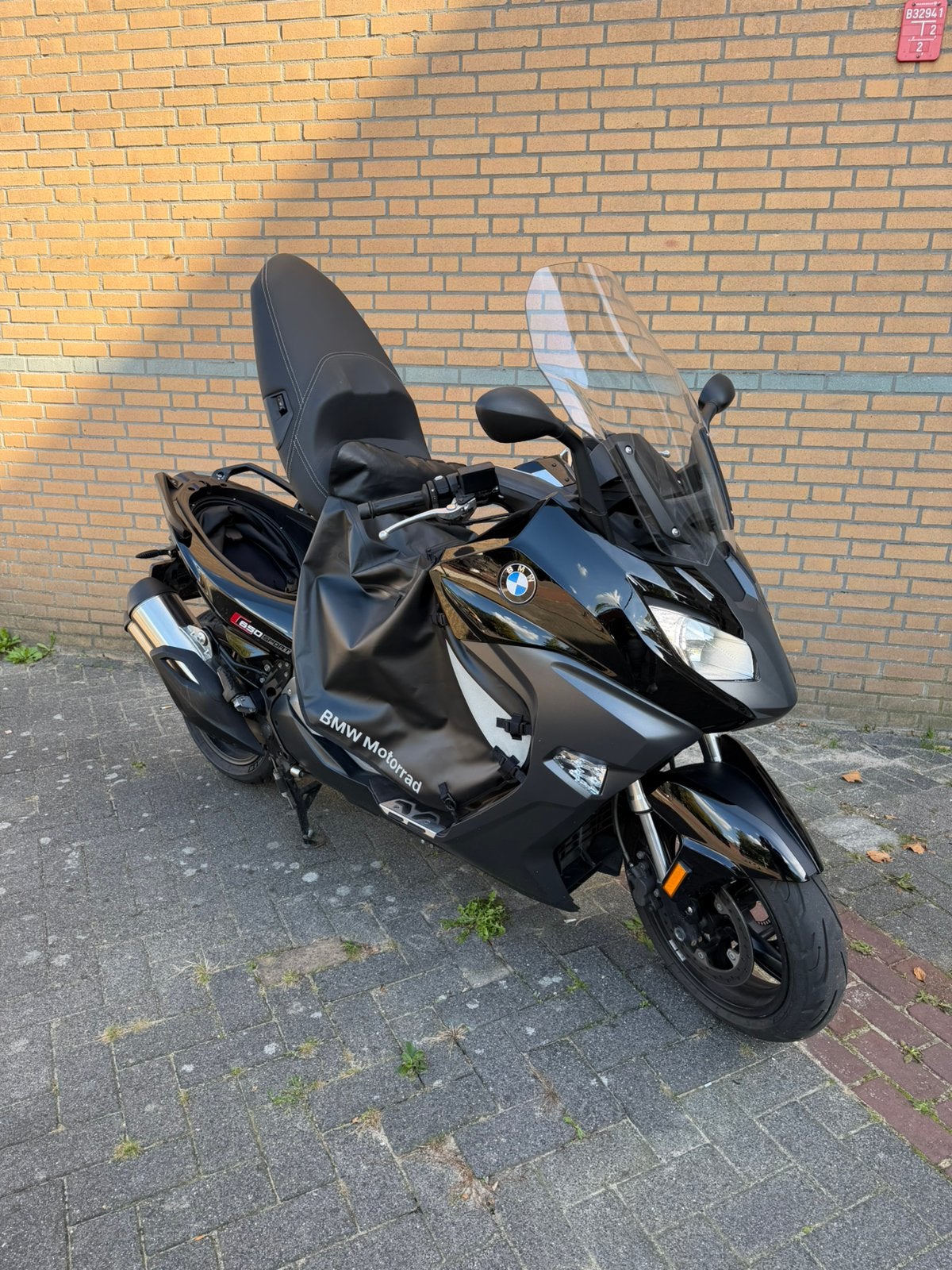Foto 3 van BMW C 650 tripple black