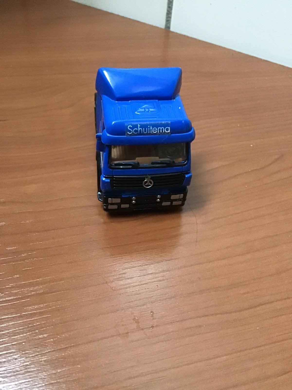 Truck Schuitema, Ophalen of Verzenden, Zo goed als nieuw, Bus of Vrachtwagen, Lion Toys