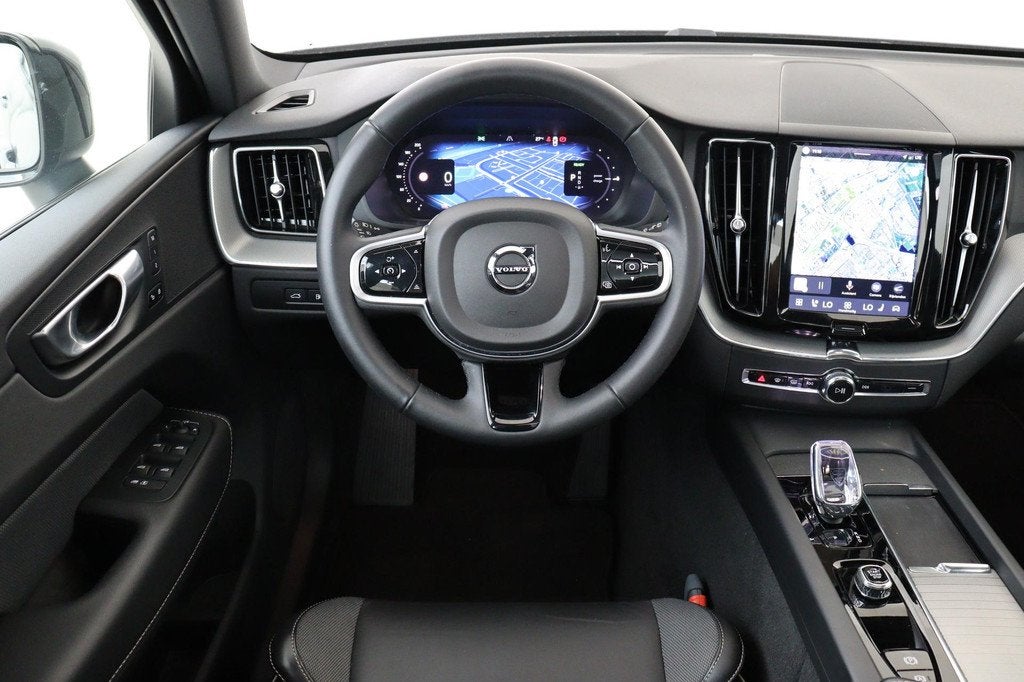 Volvo XC60 T6 PLUG-IN HYBRID AWD PLUS DARK -PANO.DAK|CLIMATE, Auto's, Volvo, Automaat, 12 maanden, Stof, Gebruikt