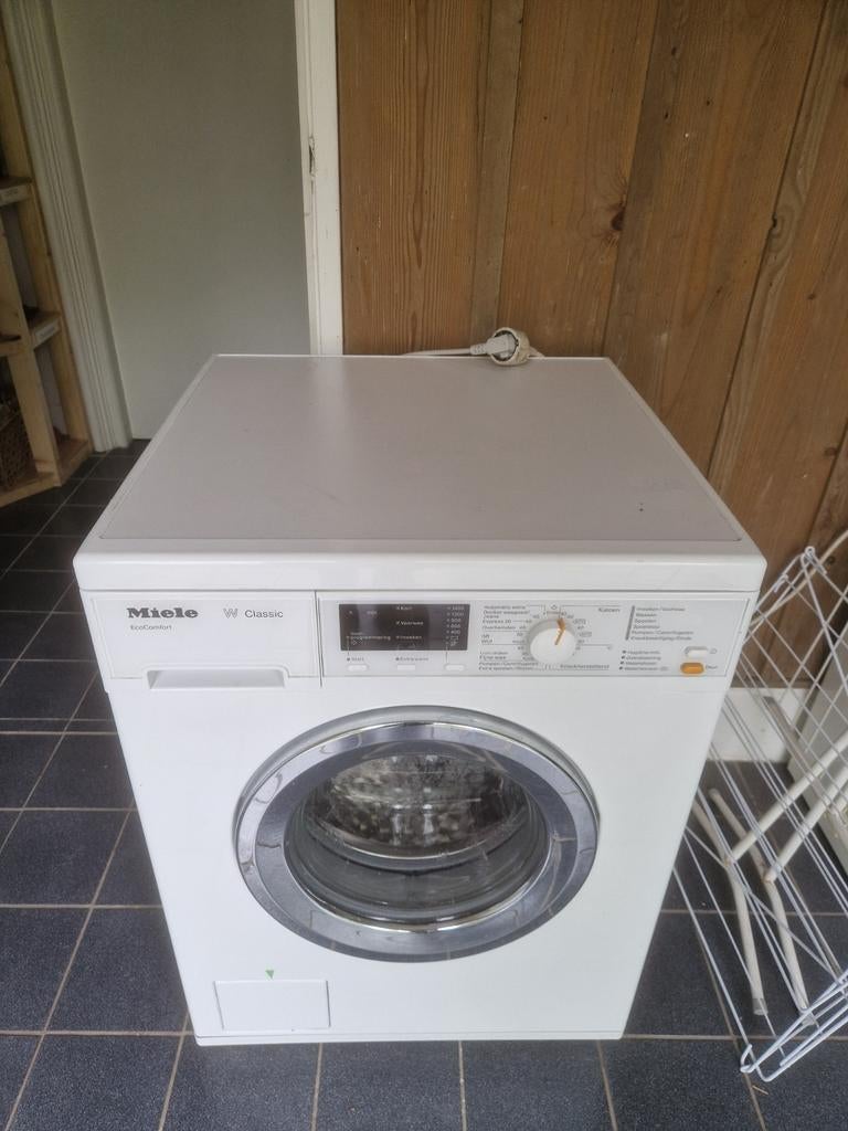 Miele wasmachine, Ophalen of Verzenden, 1200 tot 1600 toeren, 85 tot 90 cm
