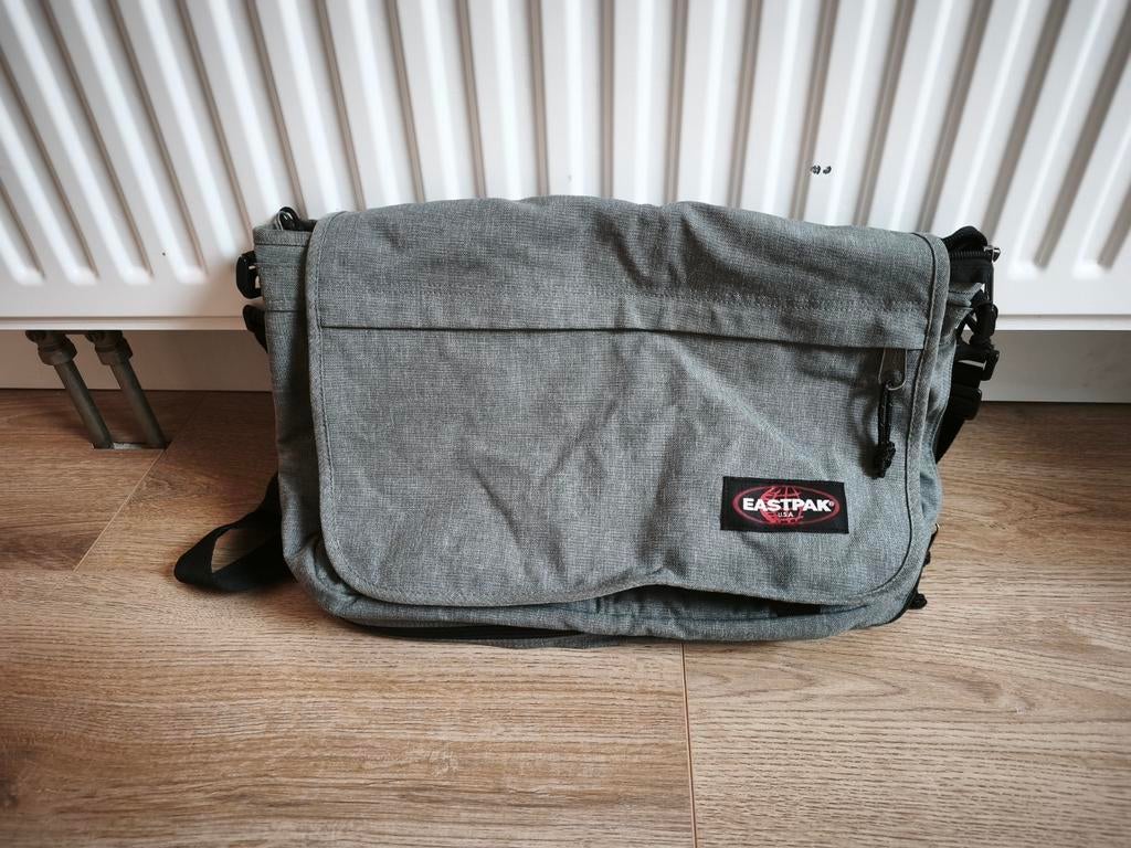 Eastpak schoudertas grijs - Ideaal voor school/werk, Ophalen, Gebruikt, Grijs, Overige merken