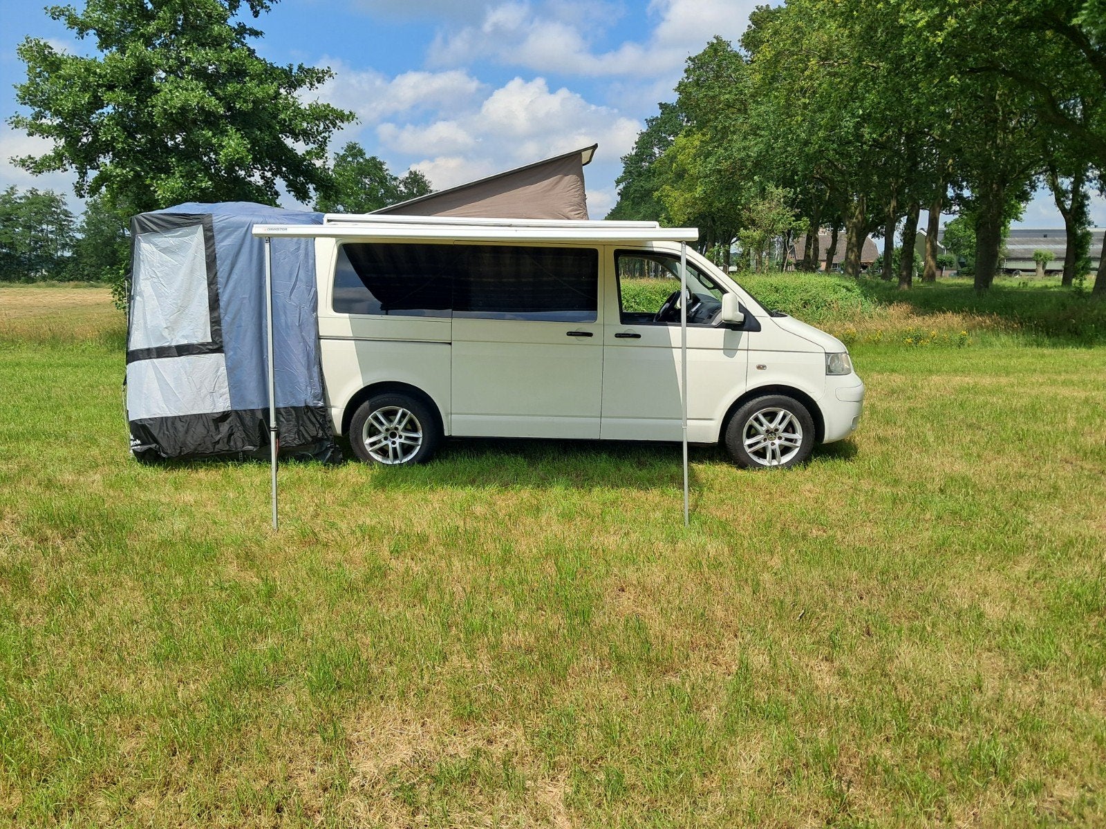Camperbus volkswagen t5 in nette staat, Buscamper of Camperbus, Volkswagen, Tot en met 2, Watertank (Afval)