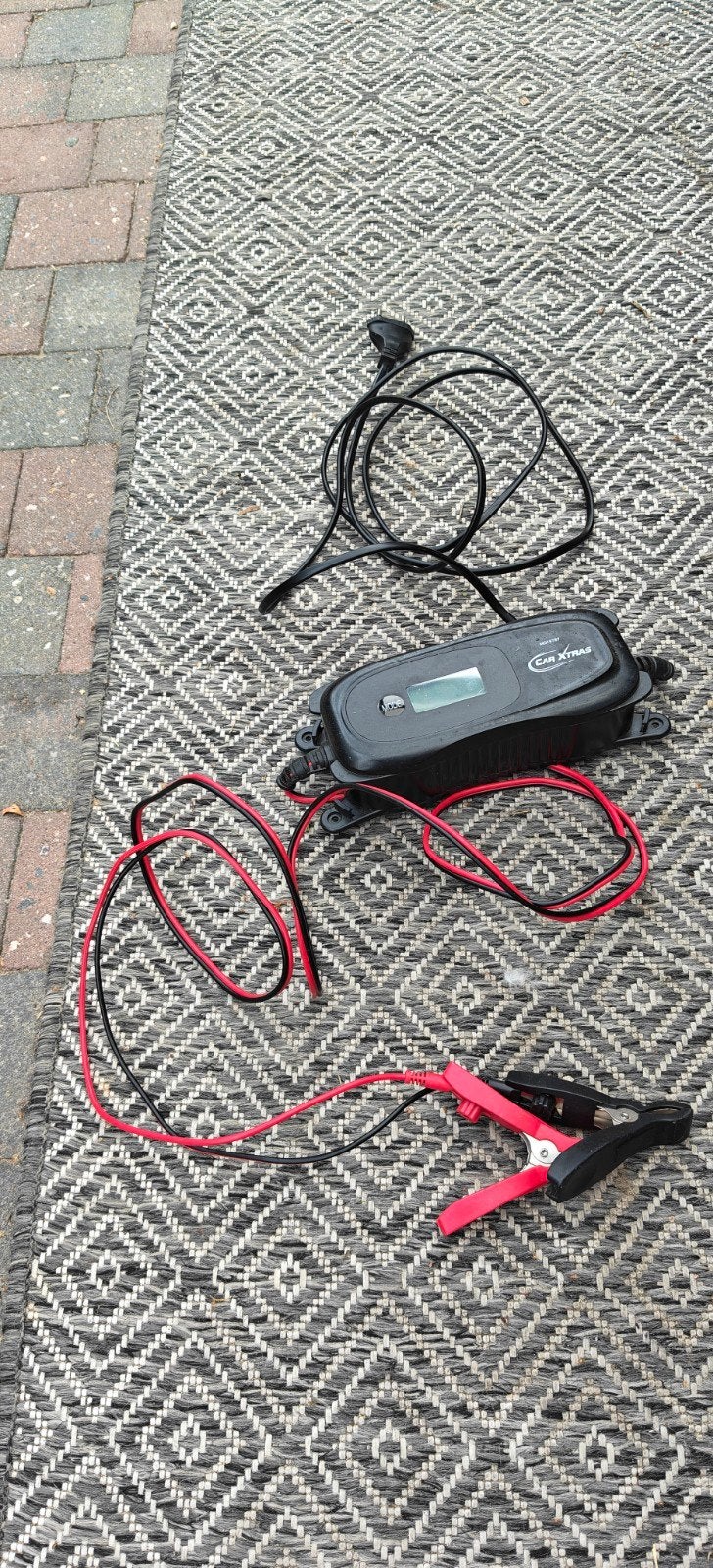 CAR XTRAS Acculader - Gebruikt maar in goede staat, Auto-onderdelen, Gebruikt, Universele onderdelen