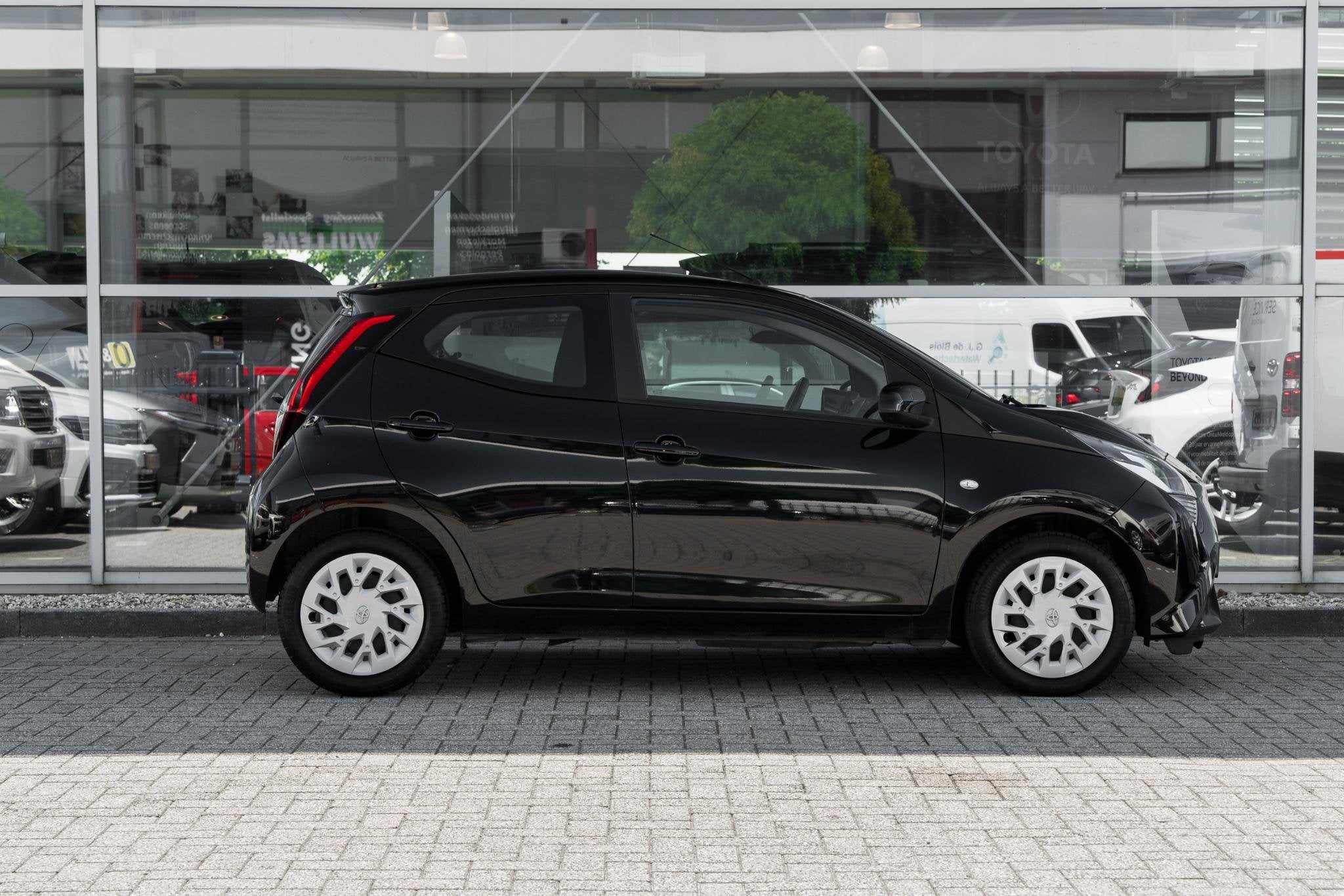 Toyota Aygo 1.0 VVT-i x-play, Voorwielaandrijving, Stof, Gebruikt, Euro 6