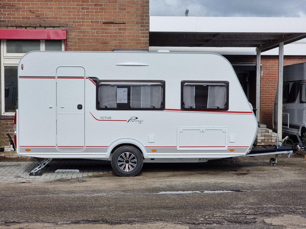 Bürstner Premio Life 425 TS - Lichtgewicht, Caravans en Kamperen, Bedrijf, Treinzit, Bürstner, 5 tot 6 meter