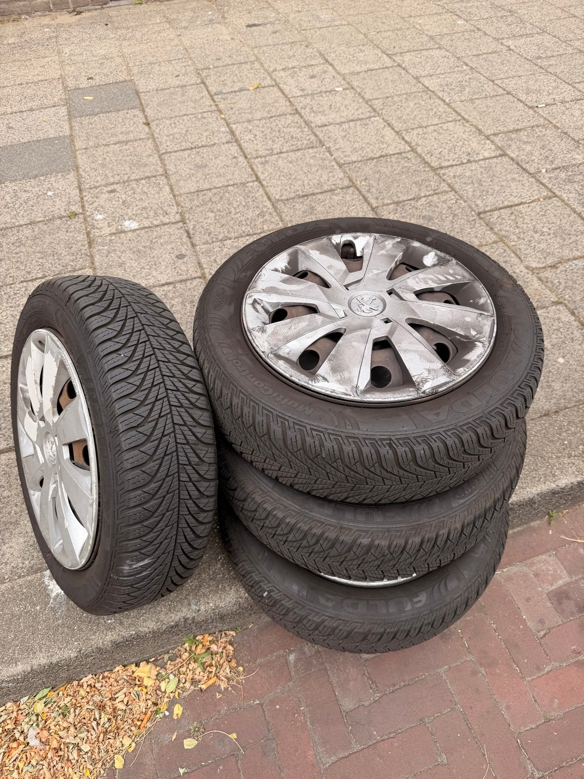 Peugeot 107 Banden en Velgen - All Season, Ophalen, 14 inch, Gebruikt, Banden en Velgen