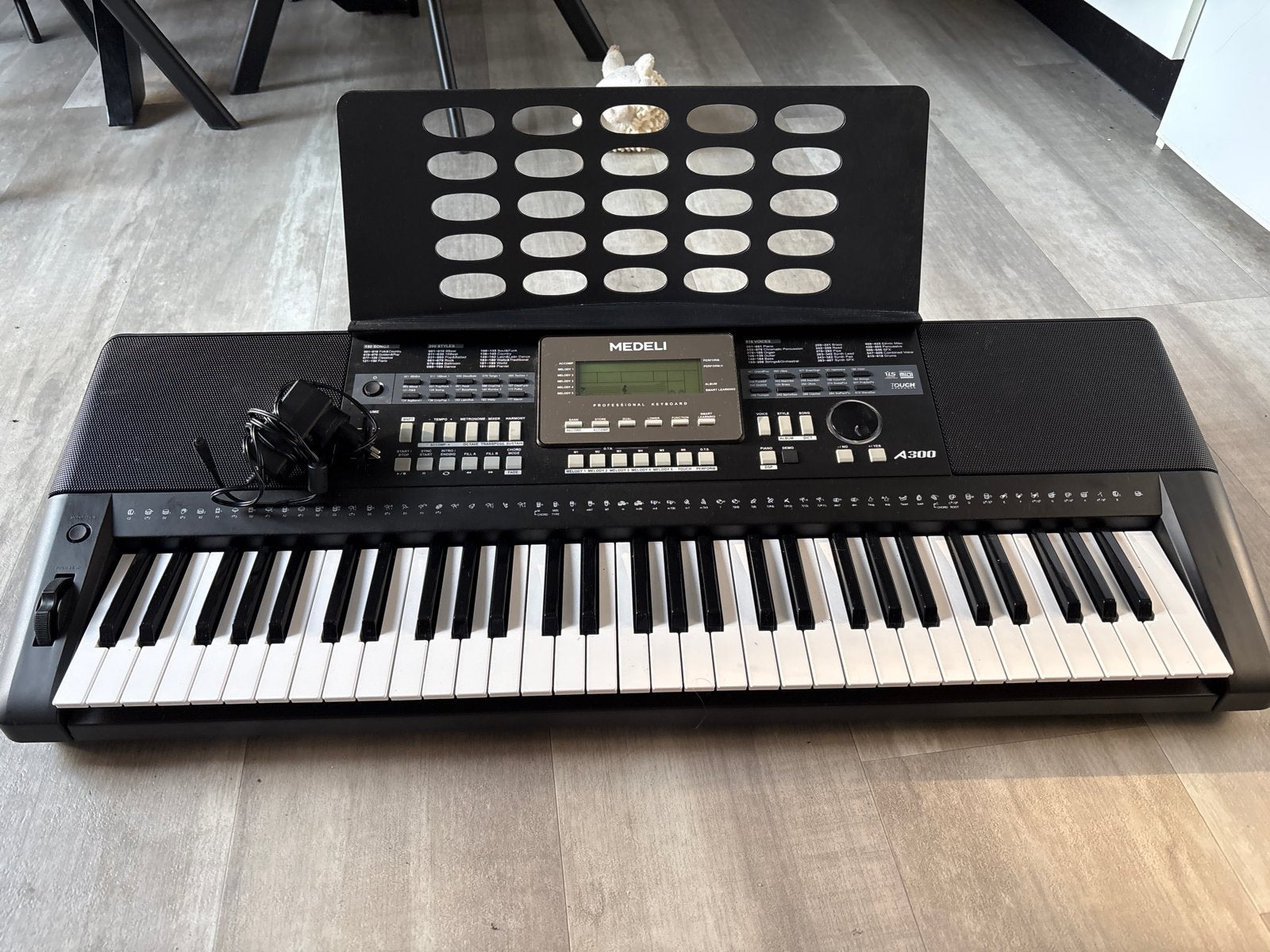 Medeli A300 Keyboard - Zo goed als nieuw 1,5 jaar oud, Ophalen, 61 toetsen, Zo goed als nieuw, Medeli