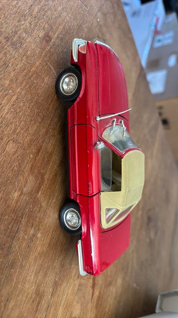 Mercedes benz, Hobby en Vrije tijd, Modelauto's | 1:24, Ophalen, Gebruikt, Auto, Bburago