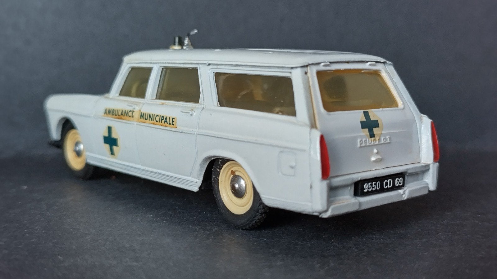 Peugeot 404 Break Ambulance municipale 1:43 Eligor Pol, Overige merken, Auto, Verzenden, .