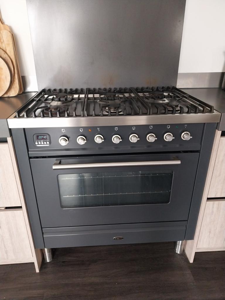 Boretti gasfornuis 6 pits inclusief oven, Witgoed en Apparatuur, Fornuizen, Ophalen, Gebruikt, 60 cm of meer, Gas