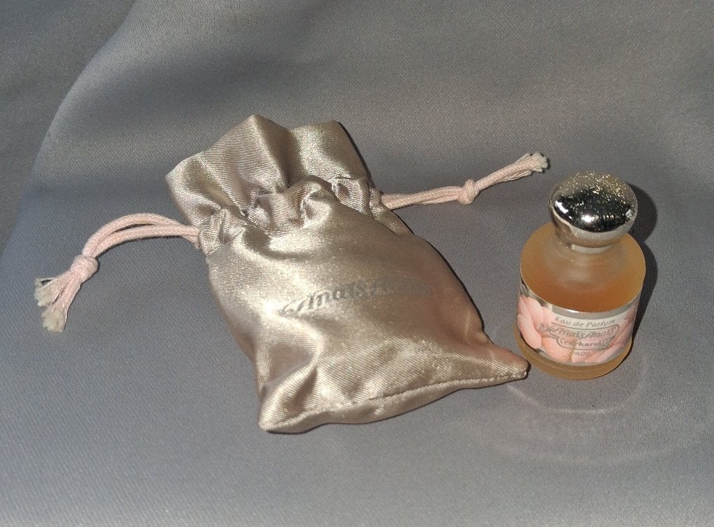 Volle parfum mini -  Cacharel anais anais + pounch, Ophalen of Verzenden, Zo goed als nieuw, Miniatuur, Gevuld