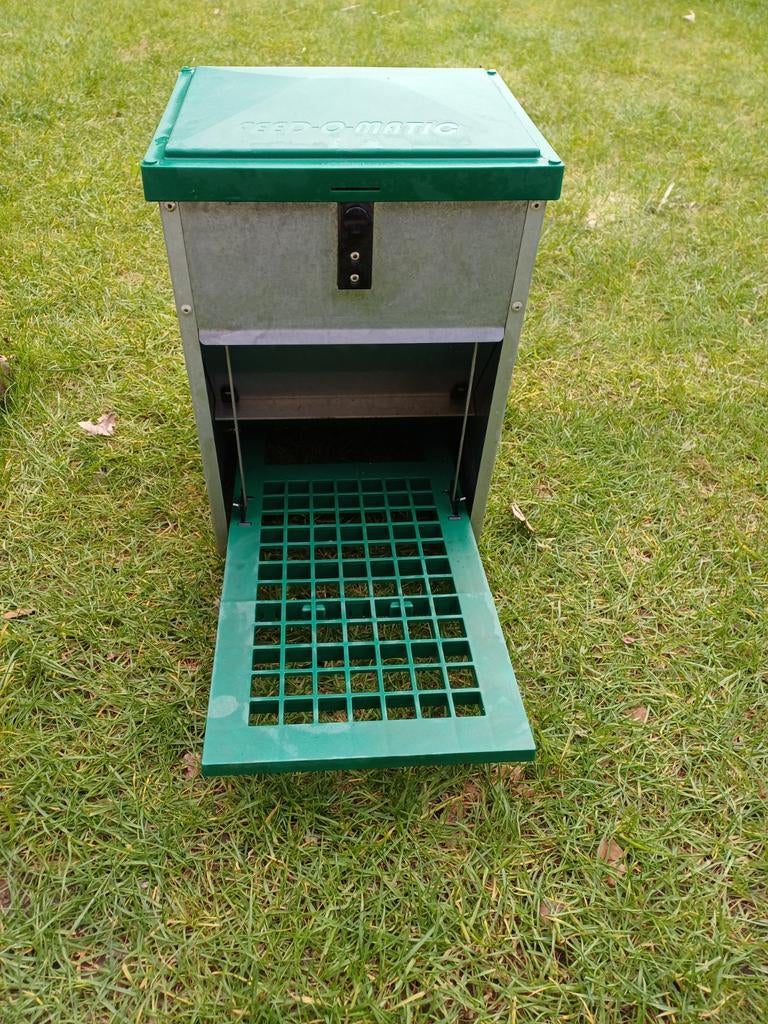 Feedomatic voerbak kippen, Dieren en Toebehoren, Ophalen, Drinken en Voederen