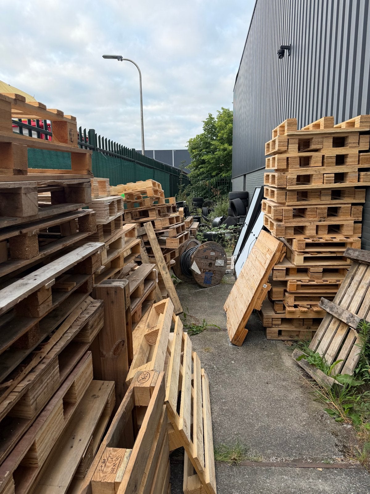 Gratis: Gebruikte Pallets - Diverse Maten en Houtsoorten, Ophalen, Gebruikt, Grenen, 50 mm of meer
