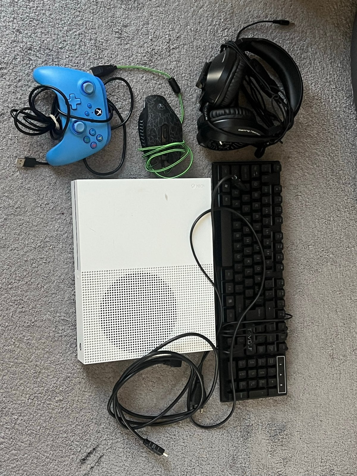 Xbox One S met accessoires: controller, headset, toetsenbord, Ophalen of Verzenden, Gebruikt, Met 1 controller, Xbox One S