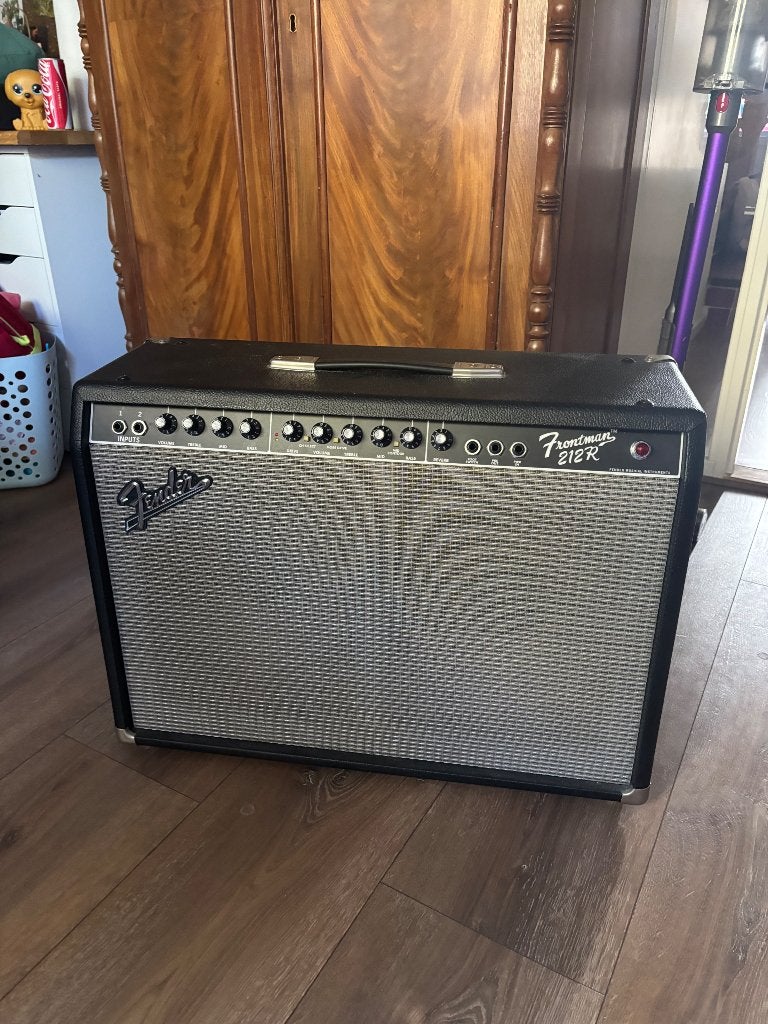 Fender frontman 212R