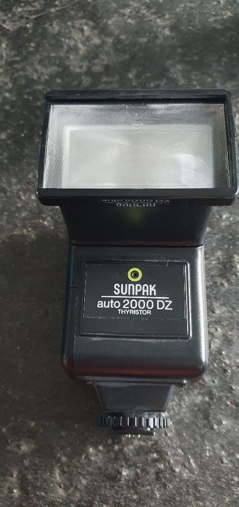 Sunpark Auto 2000 DZ Thyristor flitser voor fotocamera, Ophalen of Verzenden, Gebruikt, Overige merken, Kantelbaar