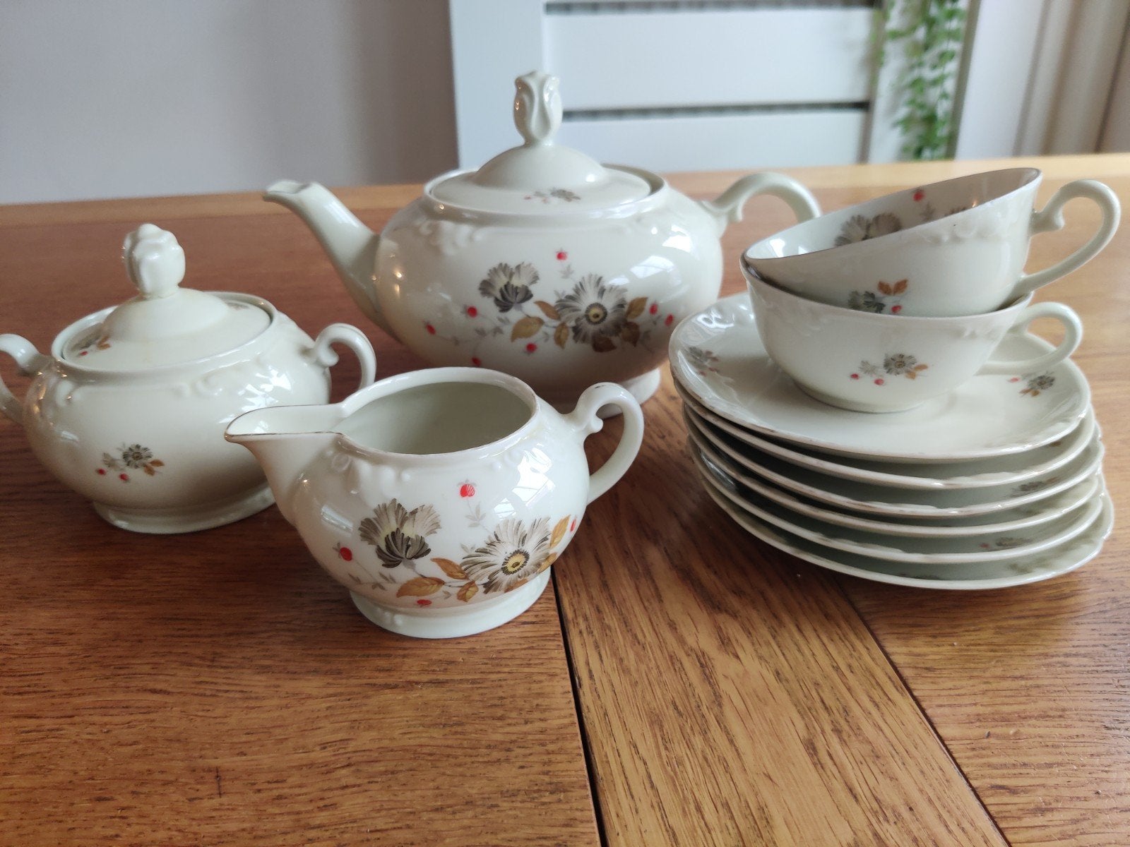 Vintage theeservies met bloemmotief, Ophalen