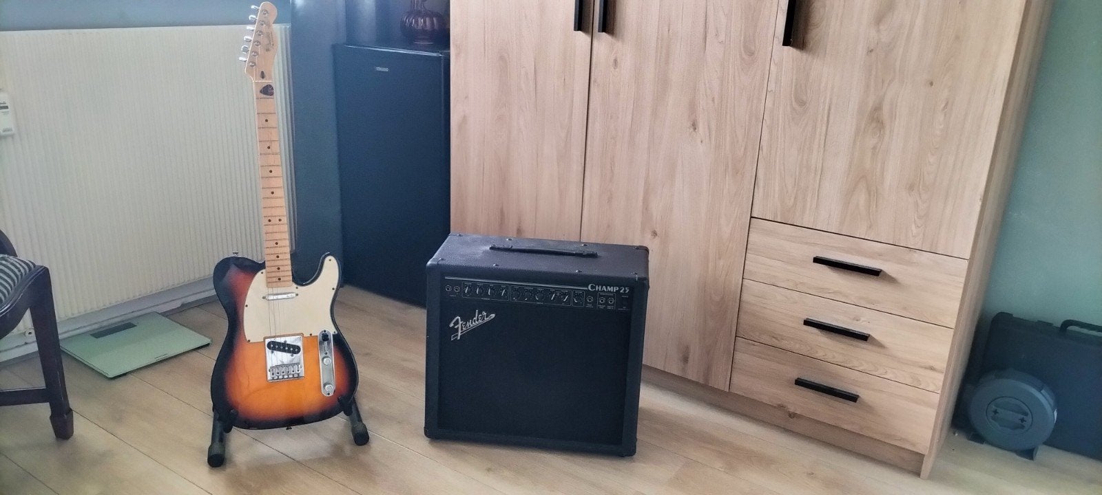 Verkoop Fender Telecaster sunburst kleur en Fender versterke, Ophalen of Verzenden