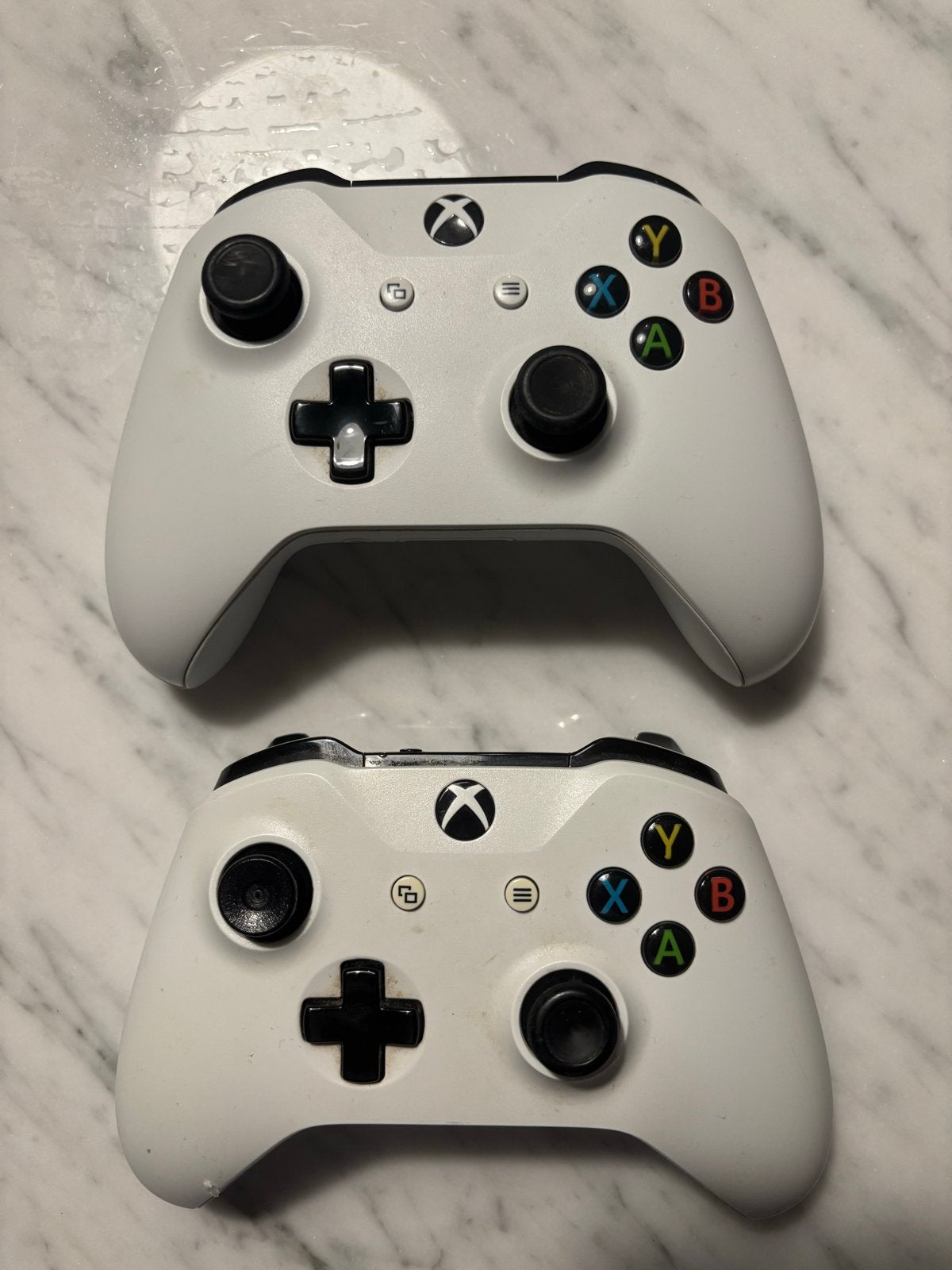 Xbox One Controllers - Wit en Zwart (3 stuks), Gebruikt, Ophalen of Verzenden, Xbox One, Controller