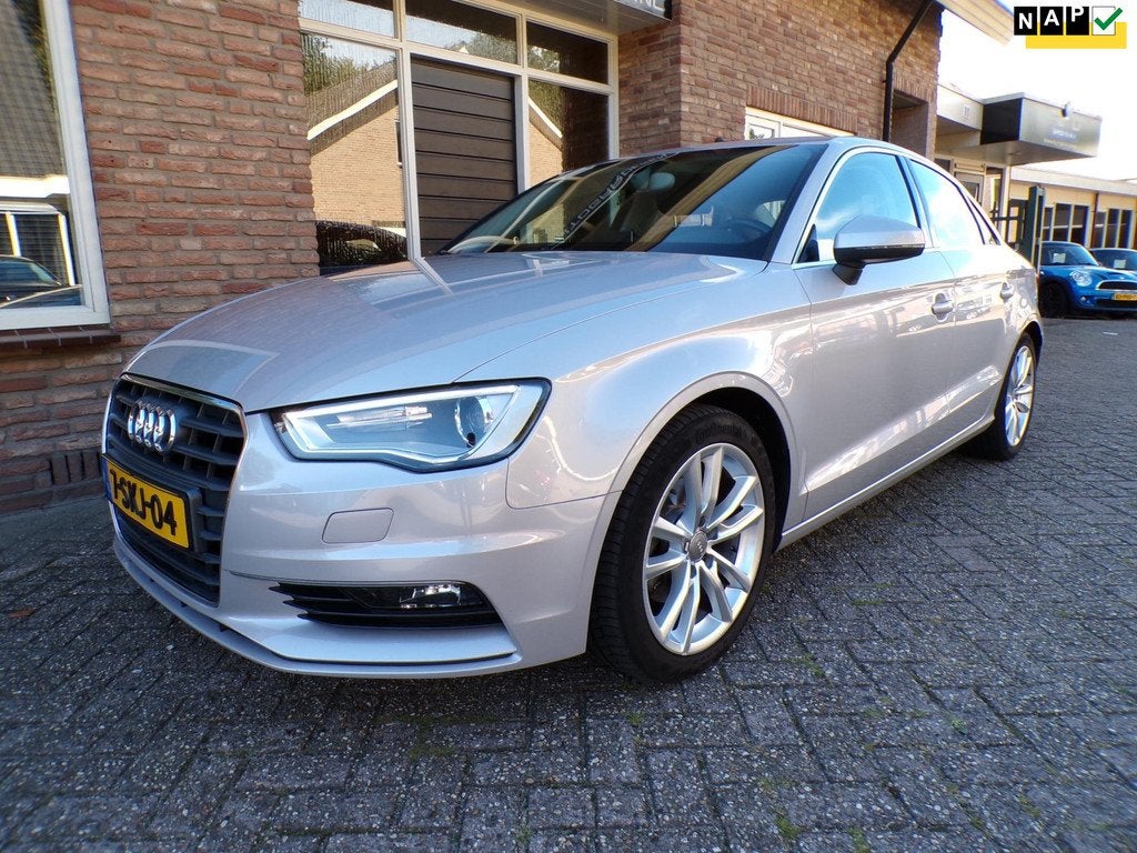 Audi A3 Limousine 1.4 TFSI CoD Attraction Pro Line Plus, Auto's, Audi, Stof, Gebruikt, 4 cilinders, Origineel Nederlands