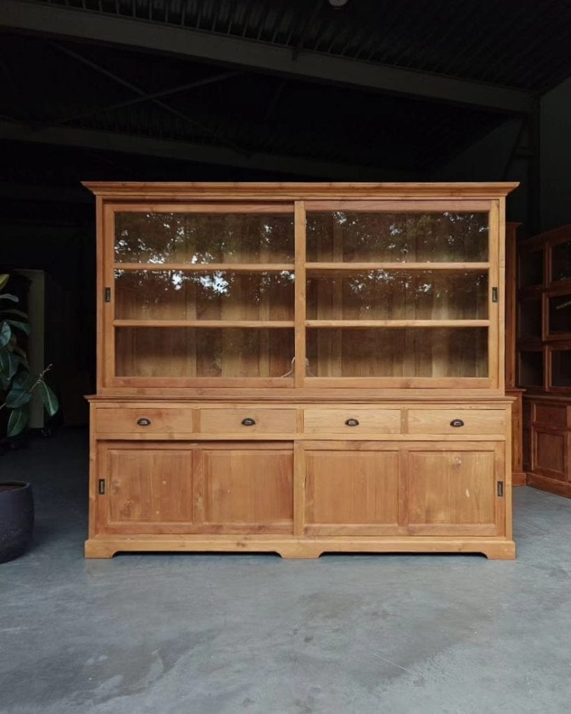 Grote teakhouten buffetkast | Servieskast | Boeken #8102, Gebruikt, Met deur(en), -, 200 cm of meer
