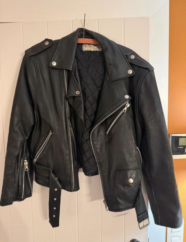 Vera pette italian leather jacket vintage leren jas, Kleding | Dames, Jasjes, Kostuums en Pakken, Ophalen of Verzenden, Zo goed als nieuw