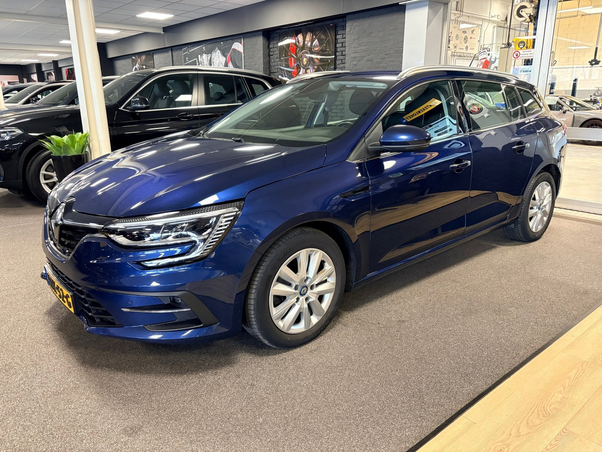 Renault Mégane Estate 1.6 E-Tech Plug-In Hybrid 160 Busines, Dealer onderhouden, Gebruikt, 4 cilinders, Blauw