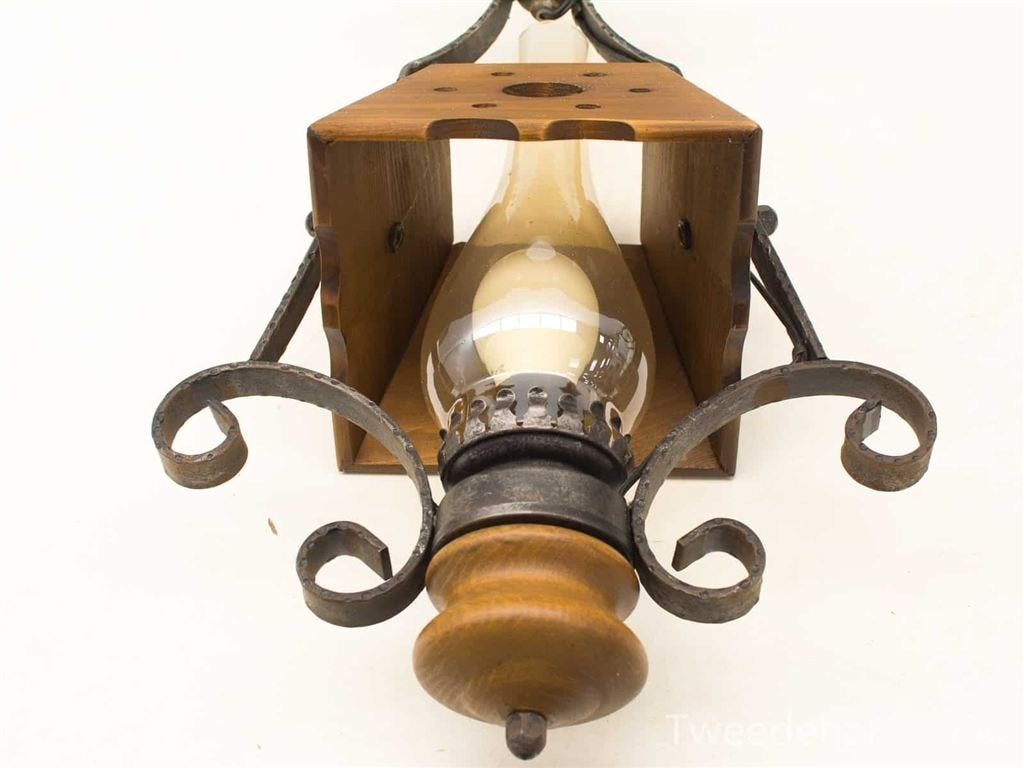 een petrolium hanglamp die werkt op stroom 21023, Huis en Inrichting, Ophalen of Verzenden, Gebruikt, Hout