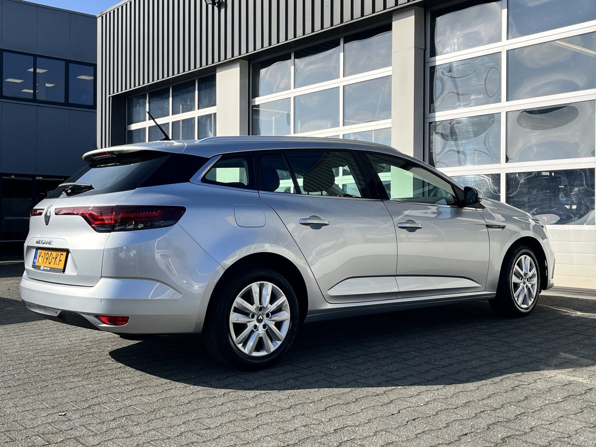 Foto 4 van Renault Mégane Estate 1.3 TCe Airco Cruise control Parkeers