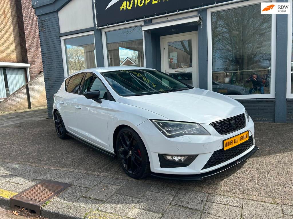 SEAT Leon 1.4 TSI FR/ MAXTON SKIRTS/ CRUISE/CLIMA/ PDC/ STOE, Voorwielaandrijving, 1131 kg, Gebruikt, Zwart