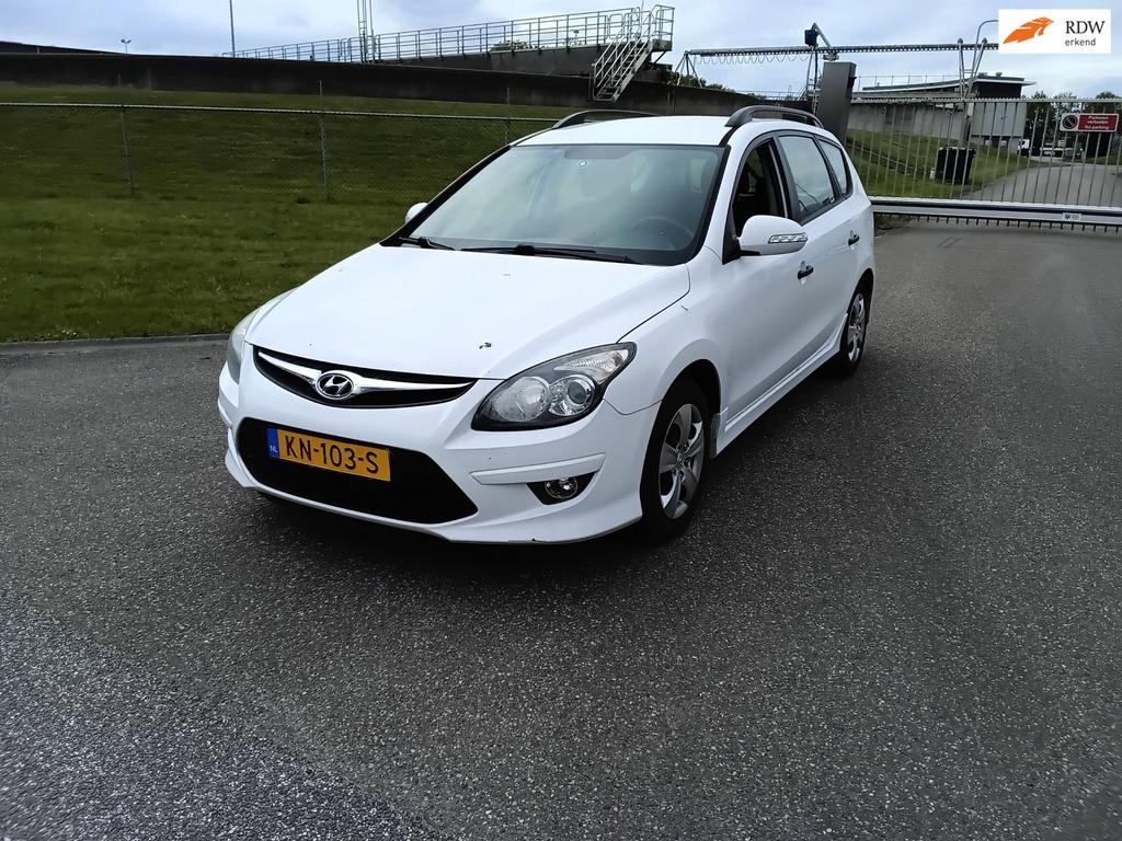 Hyundai I30 CW 1.6 CRDi Active ZOMEEPRIJS, Euro 5, Gebruikt, Multifunctioneel stuurwiel, Wit