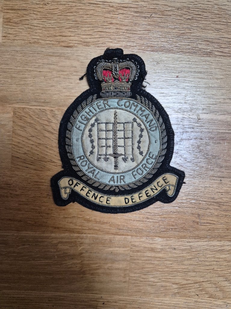 Britse RAF (Royal Air Force ) Fighter Command luxe embleem, Ophalen of Verzenden, Luchtmacht, Engeland, Embleem of Badge