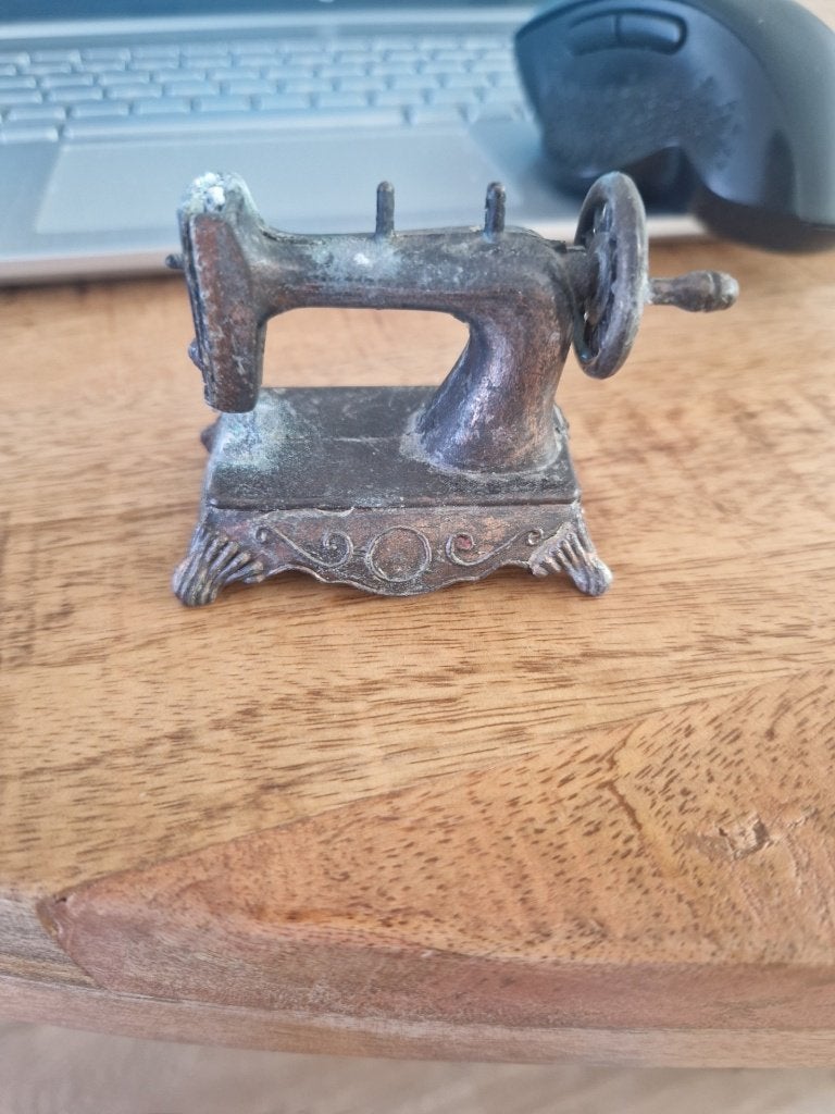 Koperen naaimachine/puntenslijper, Ophalen of Verzenden