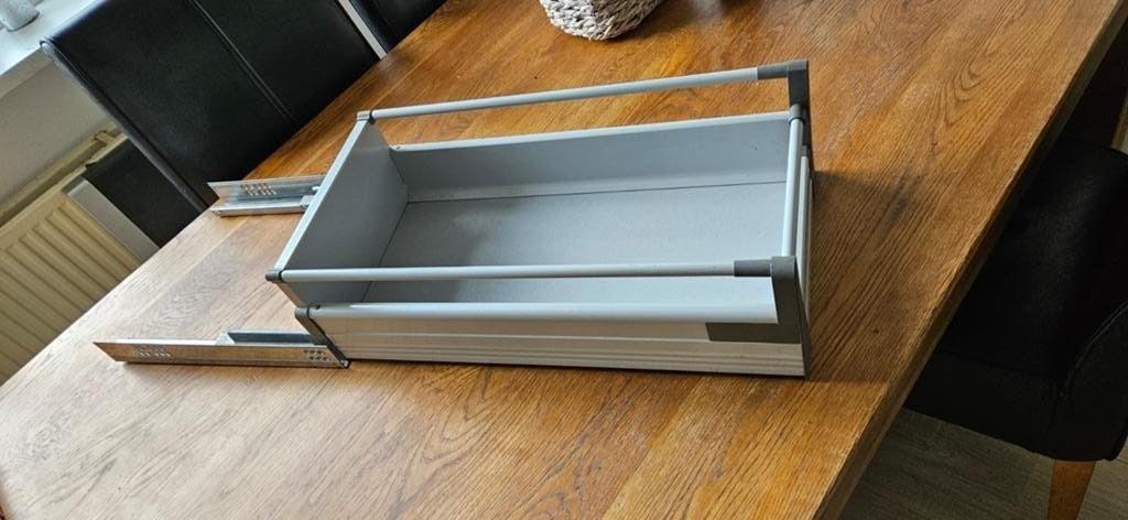 Ikea keukenlade smal met laderails, Ophalen of Verzenden, Rechthoekig, Metaal