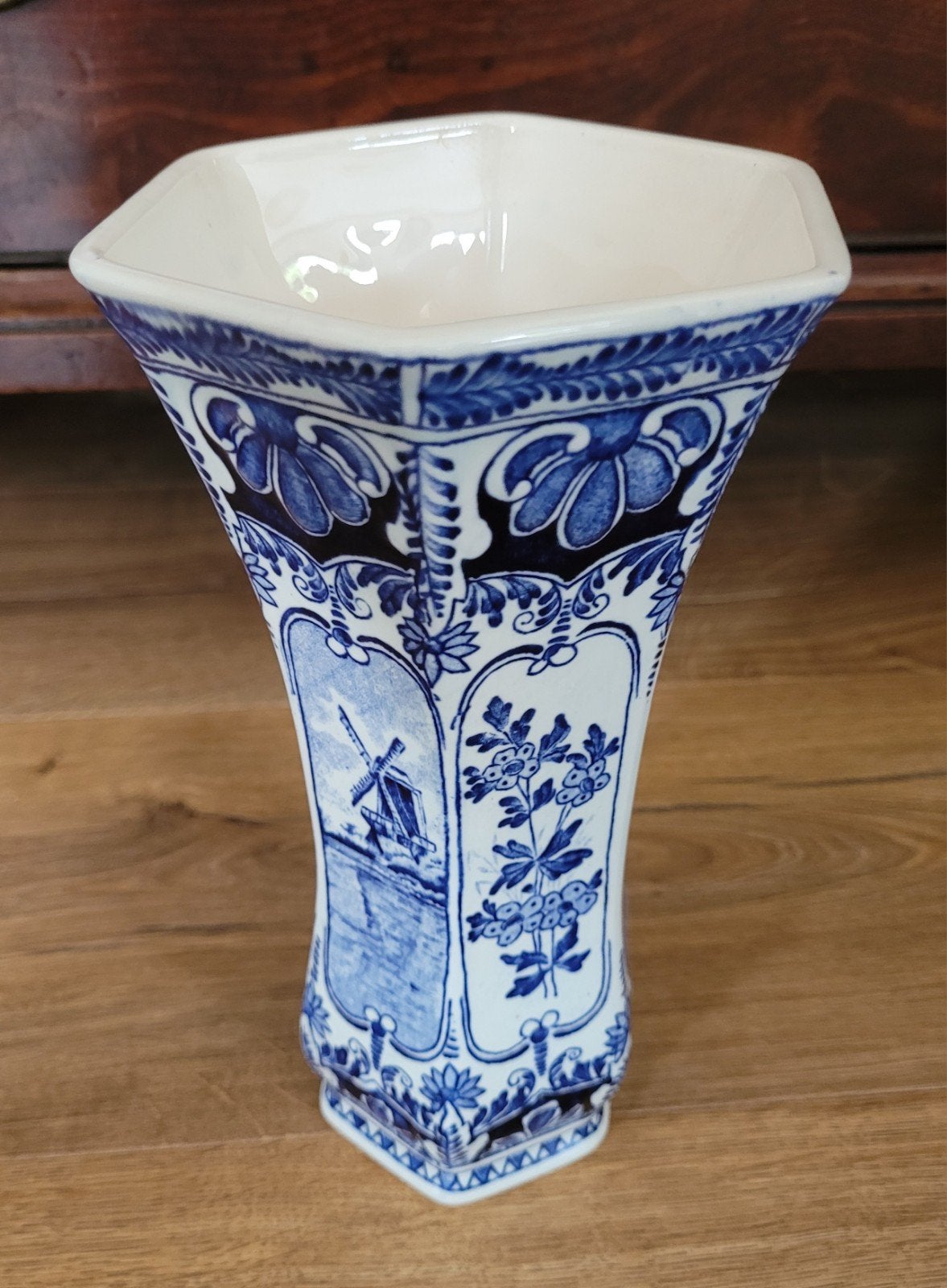 Delfts blauwe vaas van Royal Sphinx Maastricht H 24 cm., Antiek en Kunst, Antiek | Keramiek en Aardewerk, Ophalen of Verzenden