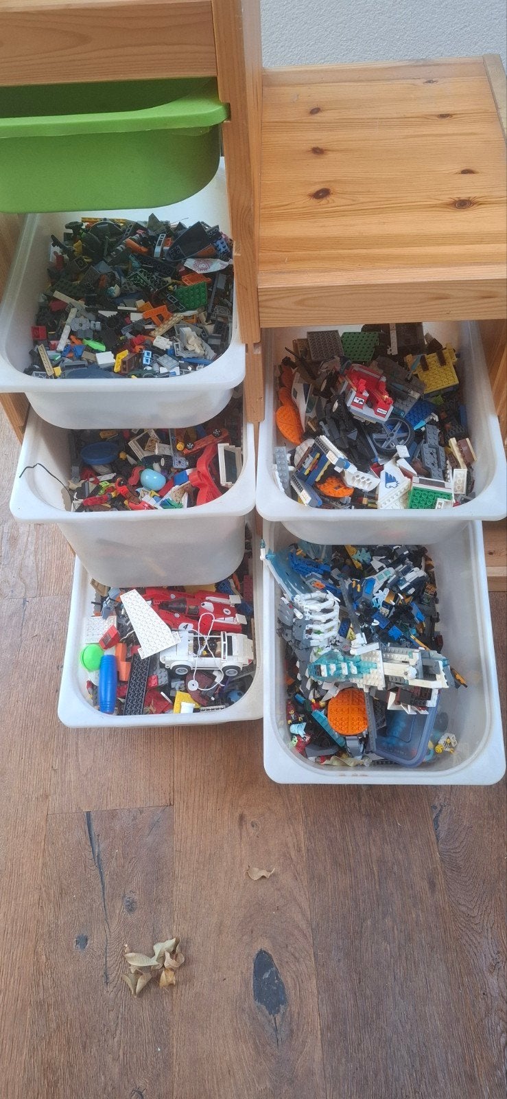 Grote partij LEGO in IKEA kast, Gebruikt, Inclusief extra onderdelen, Lego, Ophalen of Verzenden