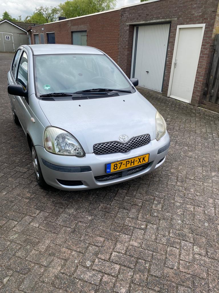 Toyota Yaris 1.0 16V Vvti 5DR 2004 Grijs, Auto's, 31 €/maand, 4 cilinders, 400 kg, Origineel Nederlands