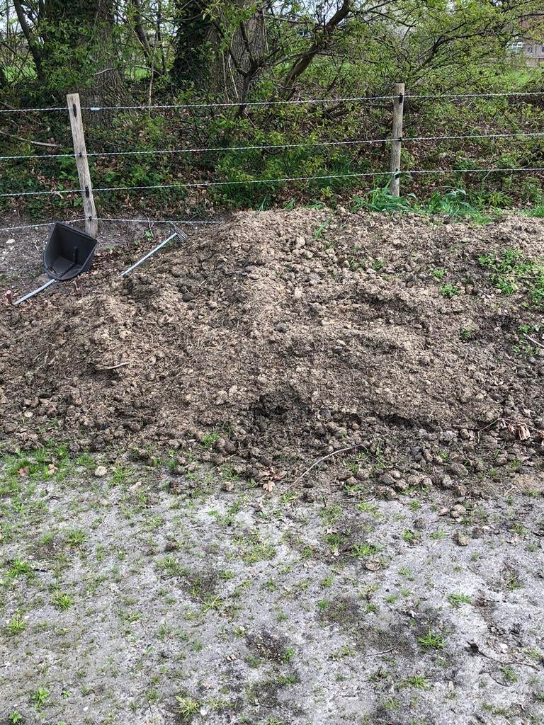 Paardenmest, Ophalen, Tuinaarde