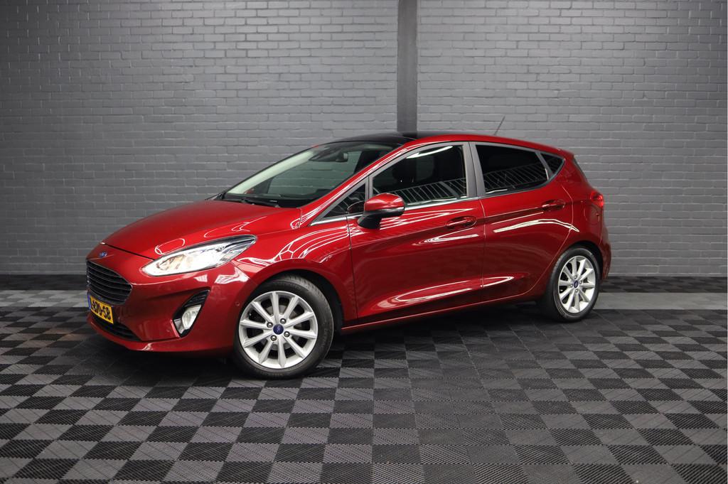 Ford Fiesta 1.0 EcoBoost Vignale | PANORAMADAK | AUTOMAAT |, Gebruikt, Met garantie (alle), 49 €/maand, Bedrijf