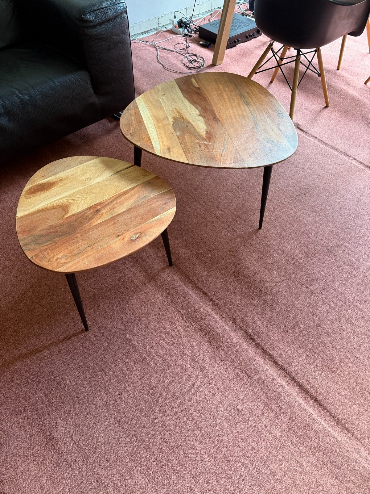 Massief houten bijzettafeltjes met metalen poten, Ophalen, Minder dan 45 cm, Gebruikt, 55 tot 75 cm