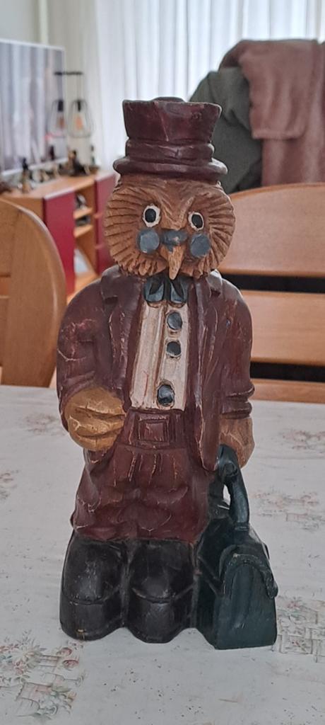 Houten beeld uil met hoed en koffer, Antiek en Kunst, Ophalen of Verzenden