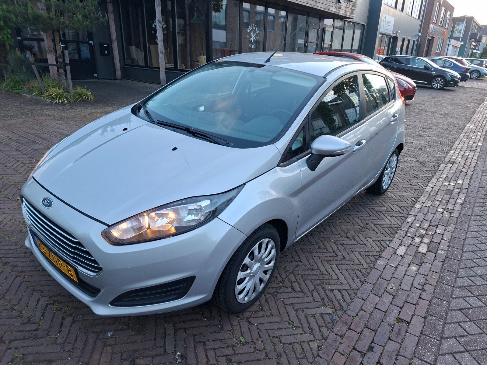 Ford Fiësta 1.0 48KW/65PK 5D 2013 Grijs, Auto's, 40 €/maand, 525 kg, 23 km/l, Origineel Nederlands
