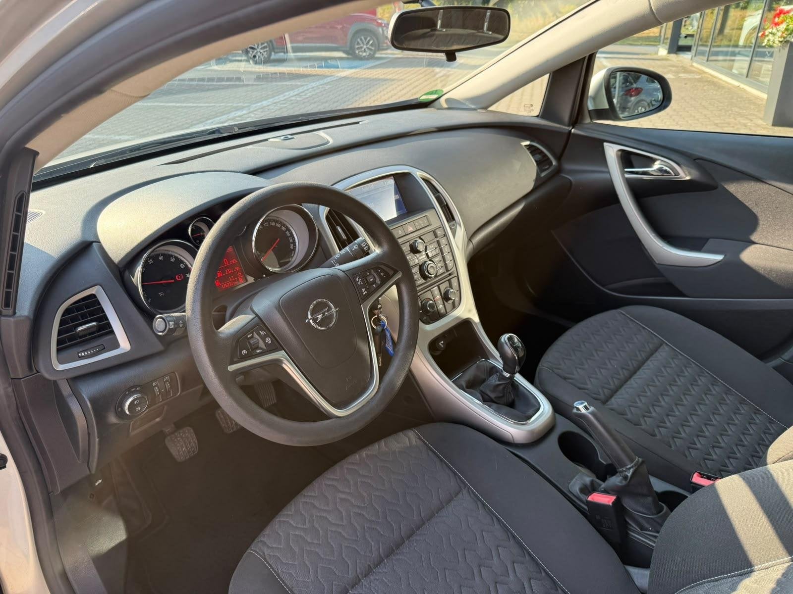 Opel Astra Sports Tourer 1.4 Turbo Design Edition *Trekhaak, Auto's, Voorwielaandrijving, Euro 5, Stof, Gebruikt
